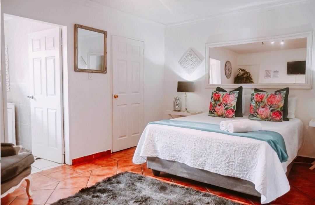 Zhantique Guest House 1- Unit 5 Боксбурґ Екстер'єр фото