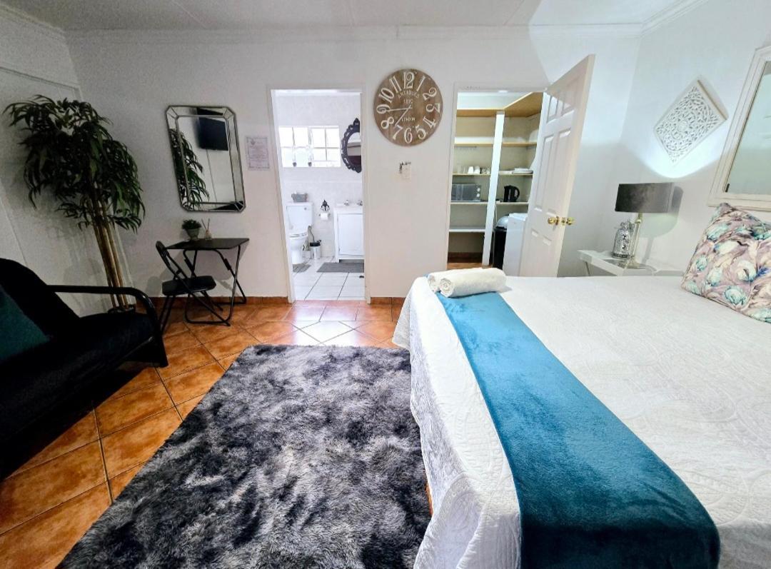 Zhantique Guest House 1- Unit 5 Боксбурґ Екстер'єр фото
