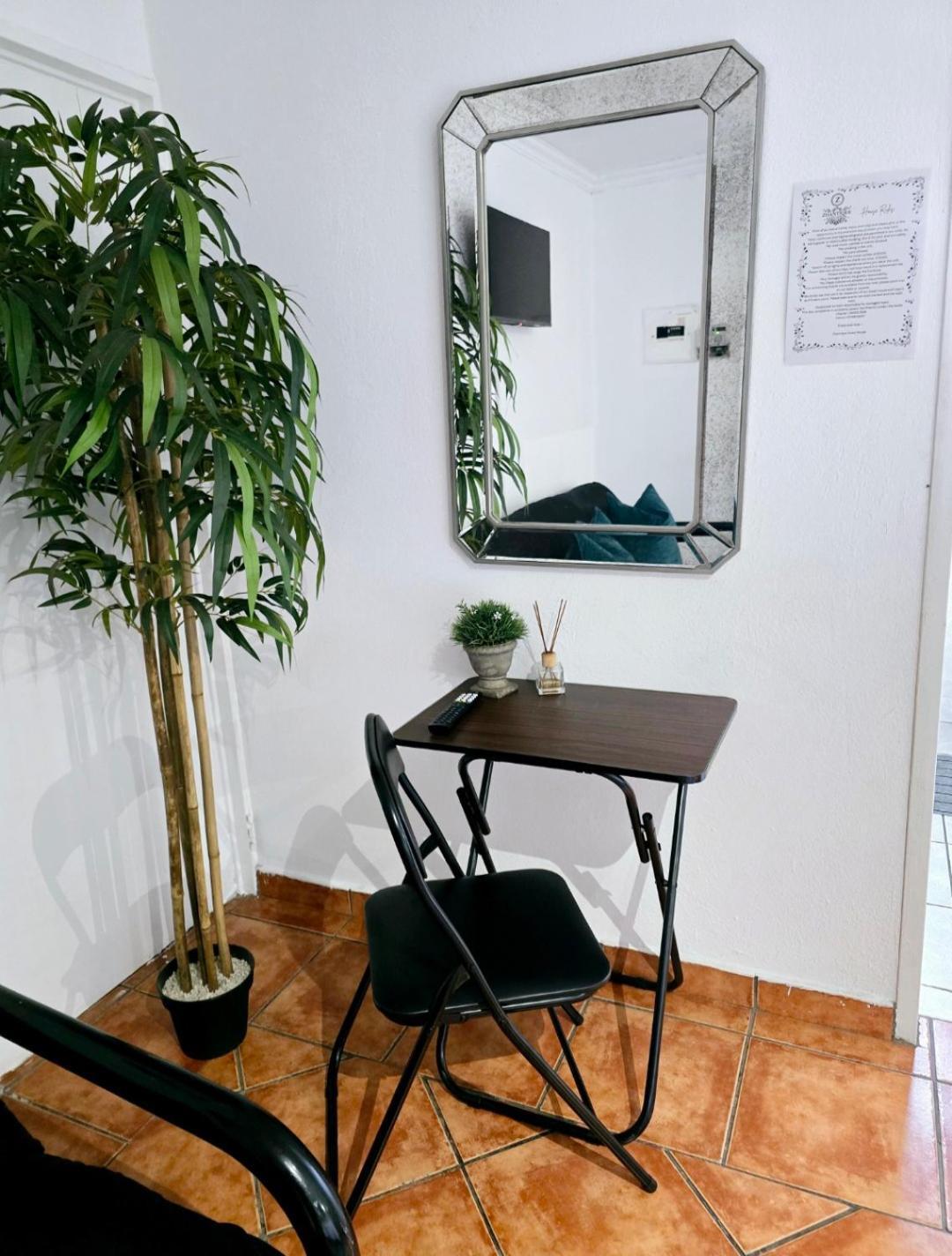 Zhantique Guest House 1- Unit 5 Боксбурґ Екстер'єр фото