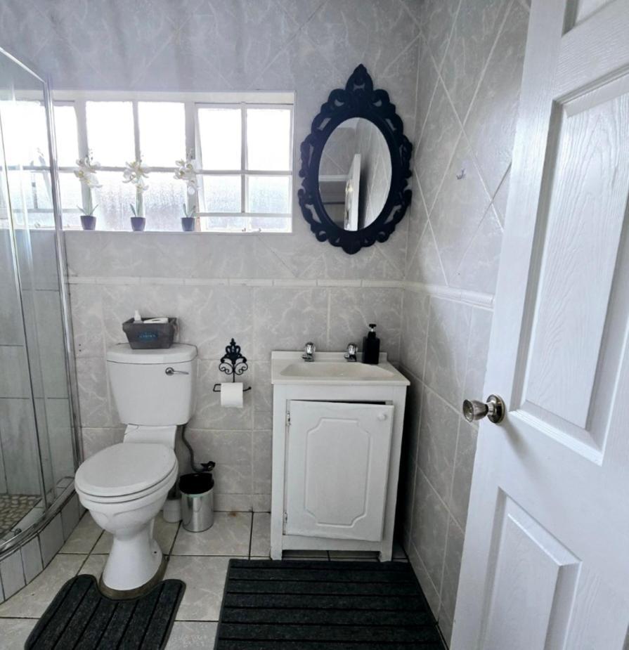 Zhantique Guest House 1- Unit 5 Боксбурґ Екстер'єр фото